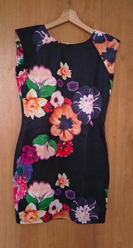 Mini šaty v. s/m, m