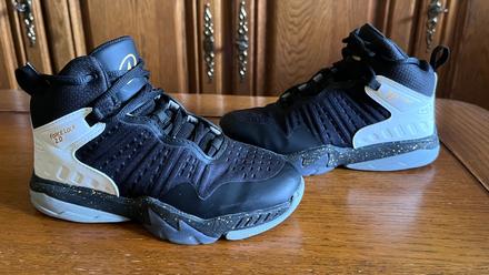 Športová basketbalová obuv tarmak kipsta, 33