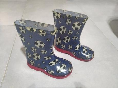 Gumené čižmy, 24