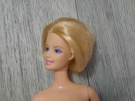 Barbie blond s krátkymi vlasmi, 