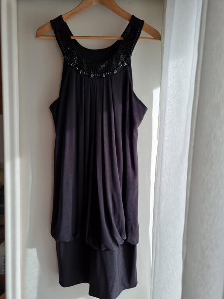 Cierne saty s kamienkami, xl