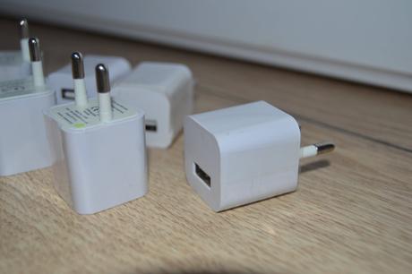 Univerzálny usb adaptér - nabíjačka 5v / 1a,