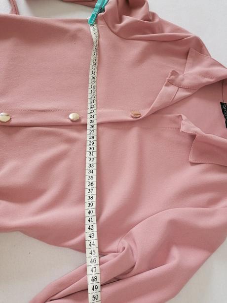 Šaty bledoruzove z butiku s čipkou, 