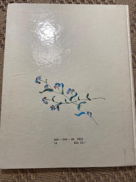 Stará krásna retro kniha nezábudky krista bendová, 