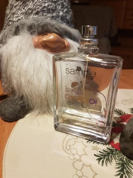 Toaletná voda escentric molecule  01, 