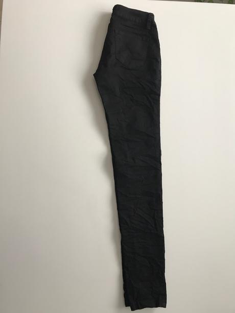 Úzke rifle, s