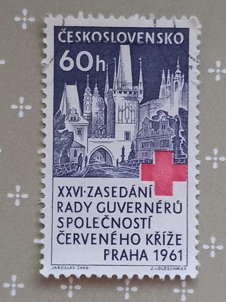 Poštová známka červený kríž,