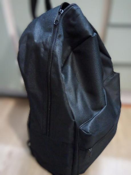 Priestranný pevný ruksak unisex,