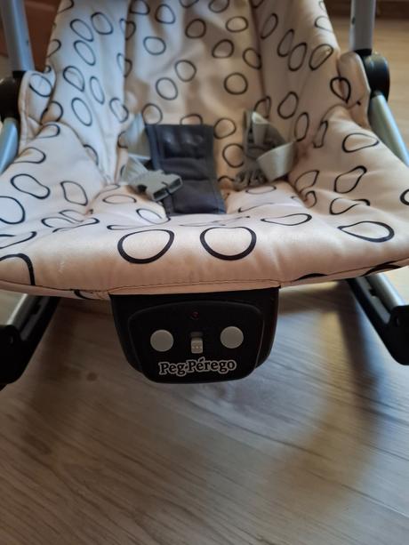 Polohovacie a hracie kresielko, 