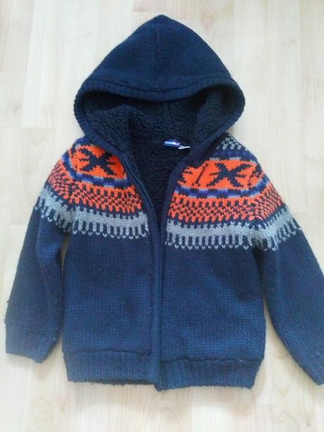 Zatepleny chlapcensky sveter, velkost 98-104, lupilu,104