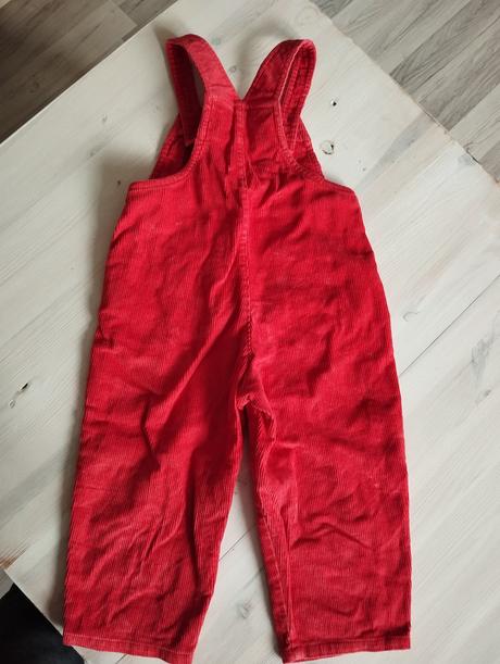 Menčestráky, items,86