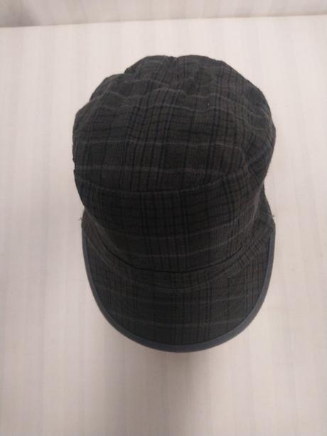 Tmavo sivá károvaná šiltovka č. 626, 45-47 cm, <50