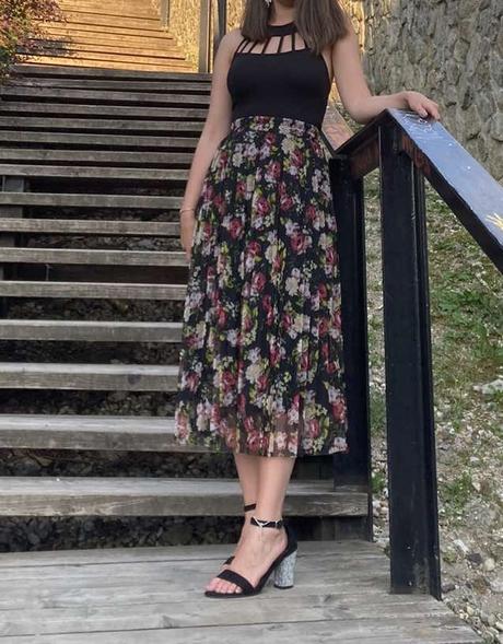 Tylová sukňa s kvietkami, xs
