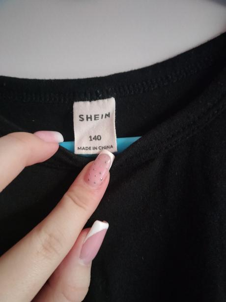 Tričko s dinosaurom, 140