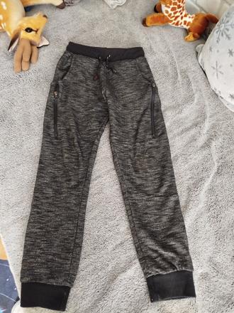 Teplákove nohavice, 134