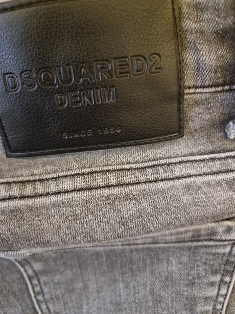 Disquared sortky, 40