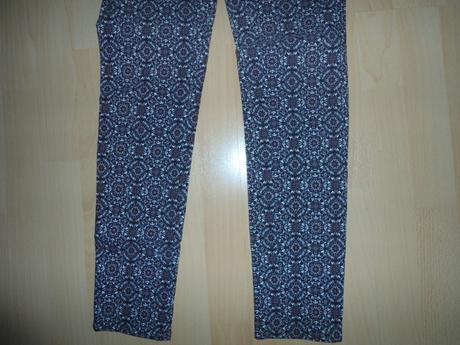 Bordove kvetove elasticke nohavice, atmosphere,s