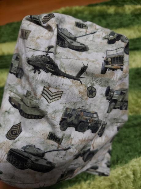 Čiapka a nákrčnik, 54