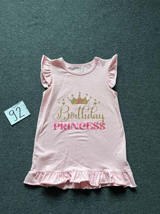 Narodeninové šaty, 92