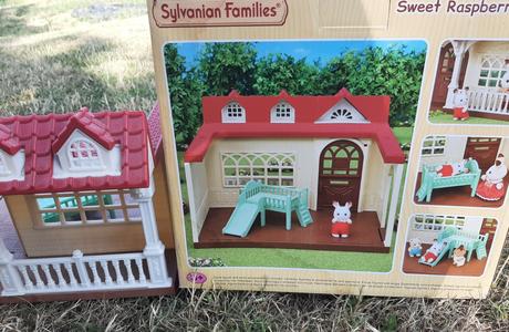 Sylvanian sweet raspberry house,