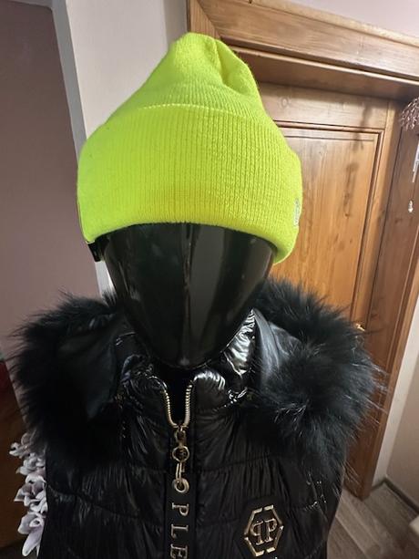 Neónová zimná čiapka zn. new era,