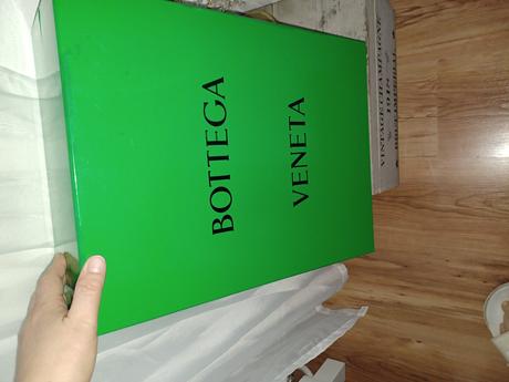 Bottega veneta krabica,