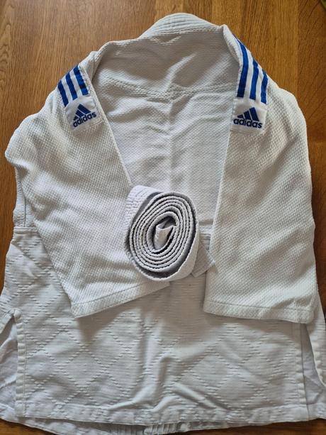Kimono na judo adidas, 134