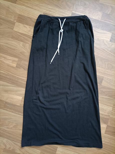 Dámska čierna maxisukna, 