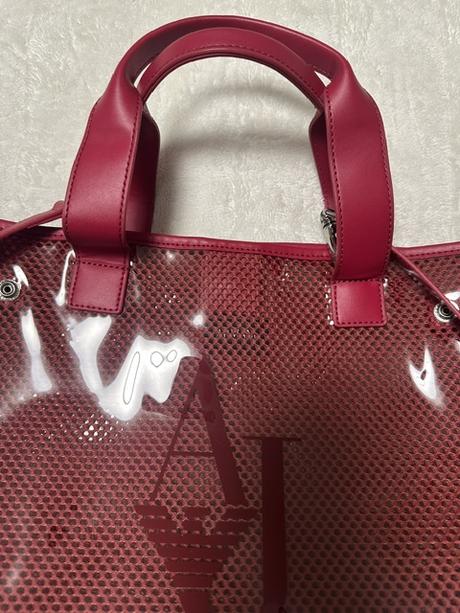 Červená vinylová kabelka zn. armani jeans originál, armani