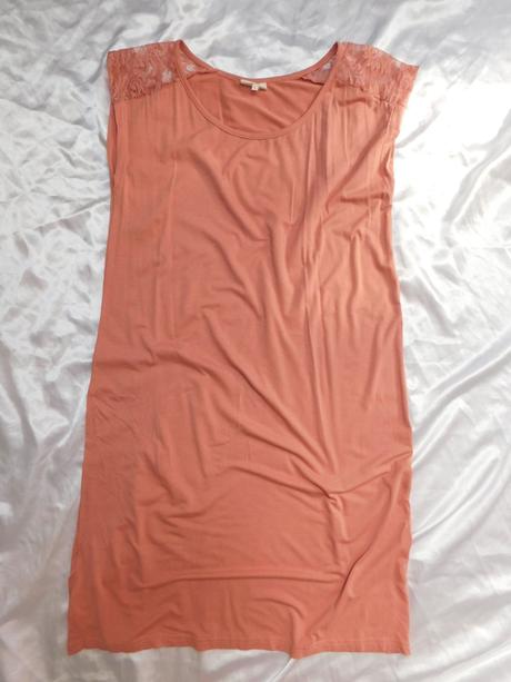 Pekne letne šaty, 38