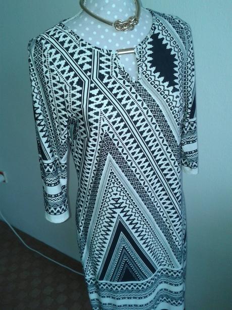 Čierno biele elastické šaty veľ. m, f&f,m