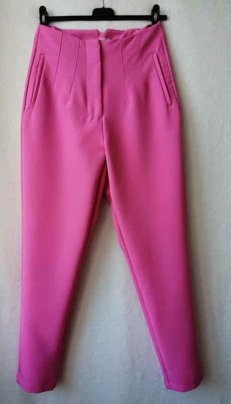 Pekné nohavice s vyšším pásom, 38
