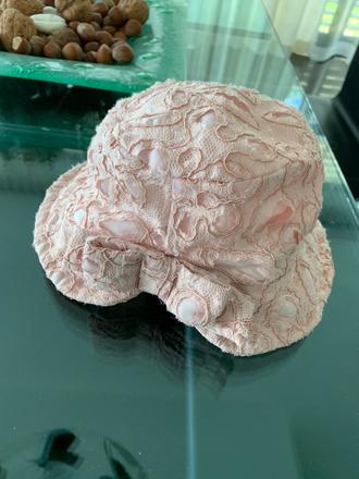 Blumarine dievčenský klobucik vel. 46, 98