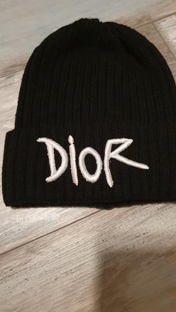 Čiapka, s