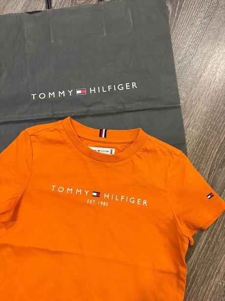 Tommy hilfiger tričko č.110, tommy hilfiger,110