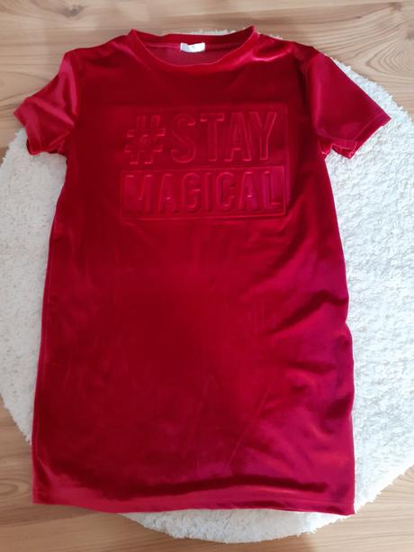 Nenosene velurove saty, 134