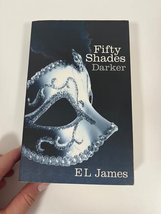 Fifty shades darker  e. l. james, 