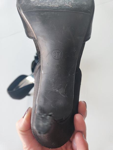 Saténové lodičky, 37