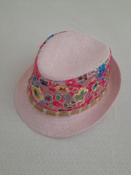 Krasny klobucik 128-134, 122