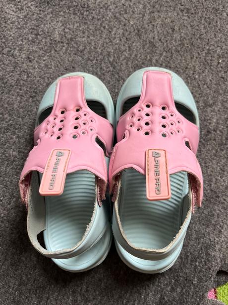 Sandalky k vode, alpine pro,24