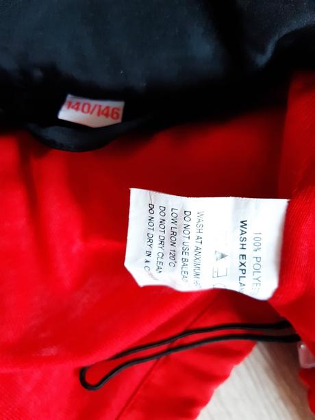 Cerveno-bielo-cierna prechodna vetrovka 140/146, 146