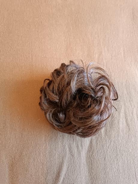 Príčesok na gumičke, 