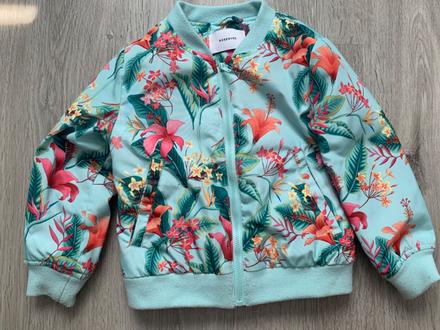 Bombera, reserved,104