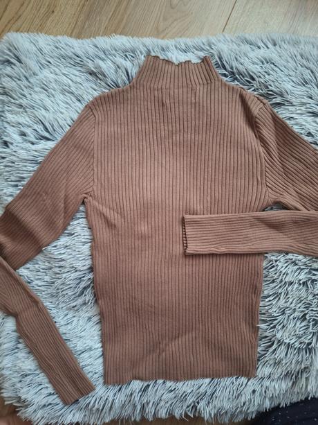 Hnedý pulover, bershka,s
