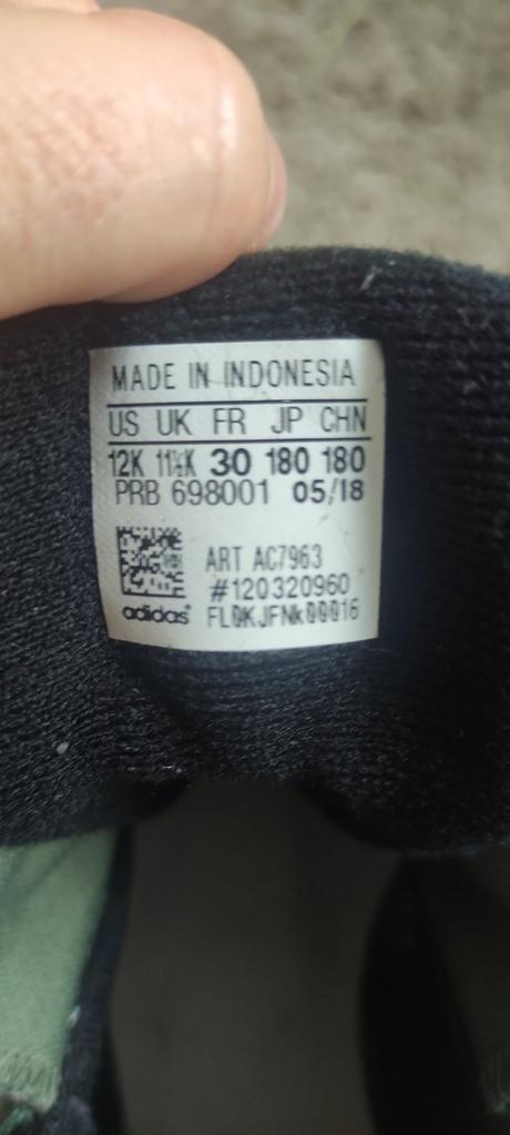 Nenosené topánky s visačkou, adidas,30