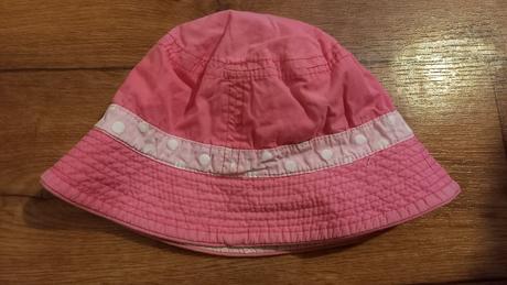 Obojstranny klobucek hello kitty super stav 1 az 4, 92