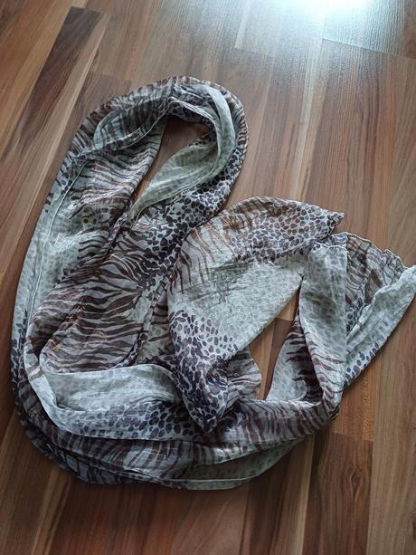 Tenký šál, tchibo