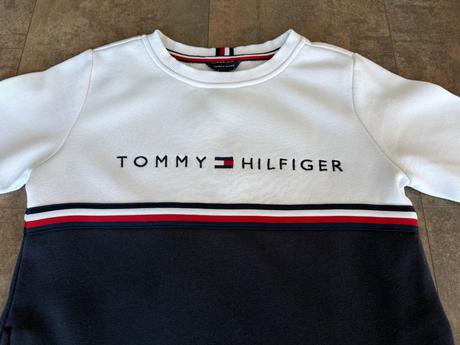 Predlzena mikina, tommy hilfiger,146