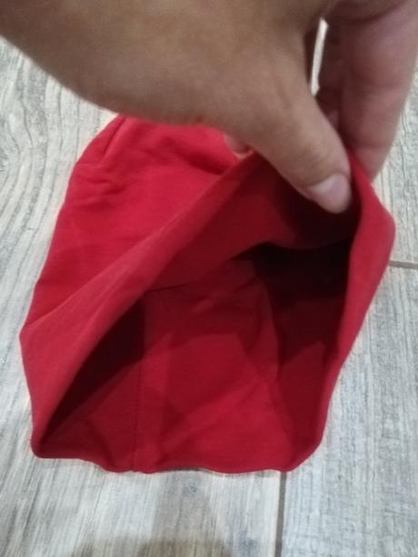 Čisto červená dvojvrstvova čiapka, 92