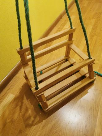 Detska drevena hojdacka, 